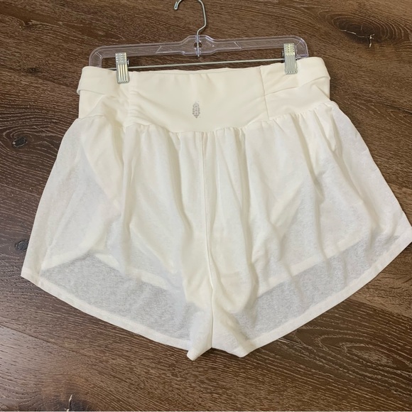 FP Movement White Tempo Light as Air Run Shorts L NWT - Picture 5 of 9